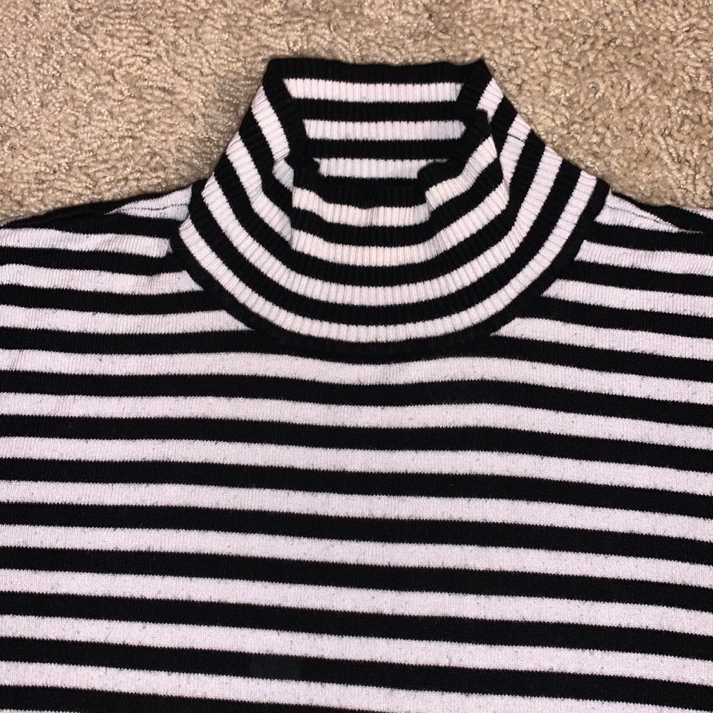Women’s Calvin Klein Black and White Striped Turtleneck Sweater Medium - Picture 5 of 10